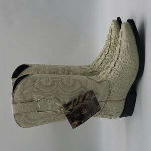1823- SEÑOR DE LOS CIELOS Women's  Western Boots Caiman Leather Size 8 NWT